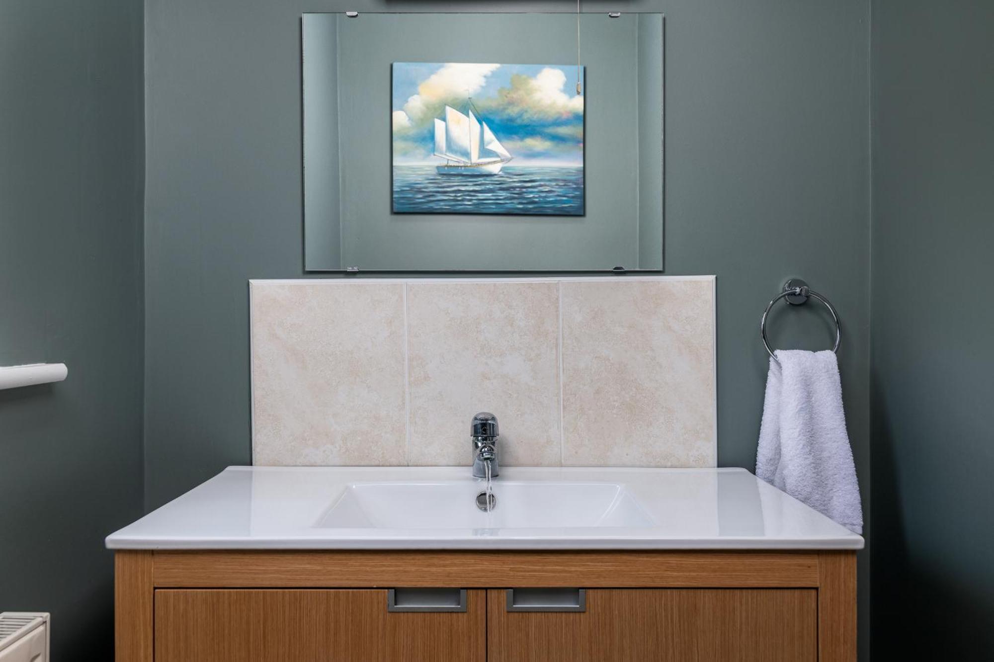 Shannonside - Stylish 5 Bed Marina Home & 40Ft Mooring Termonbarry Bagian luar foto