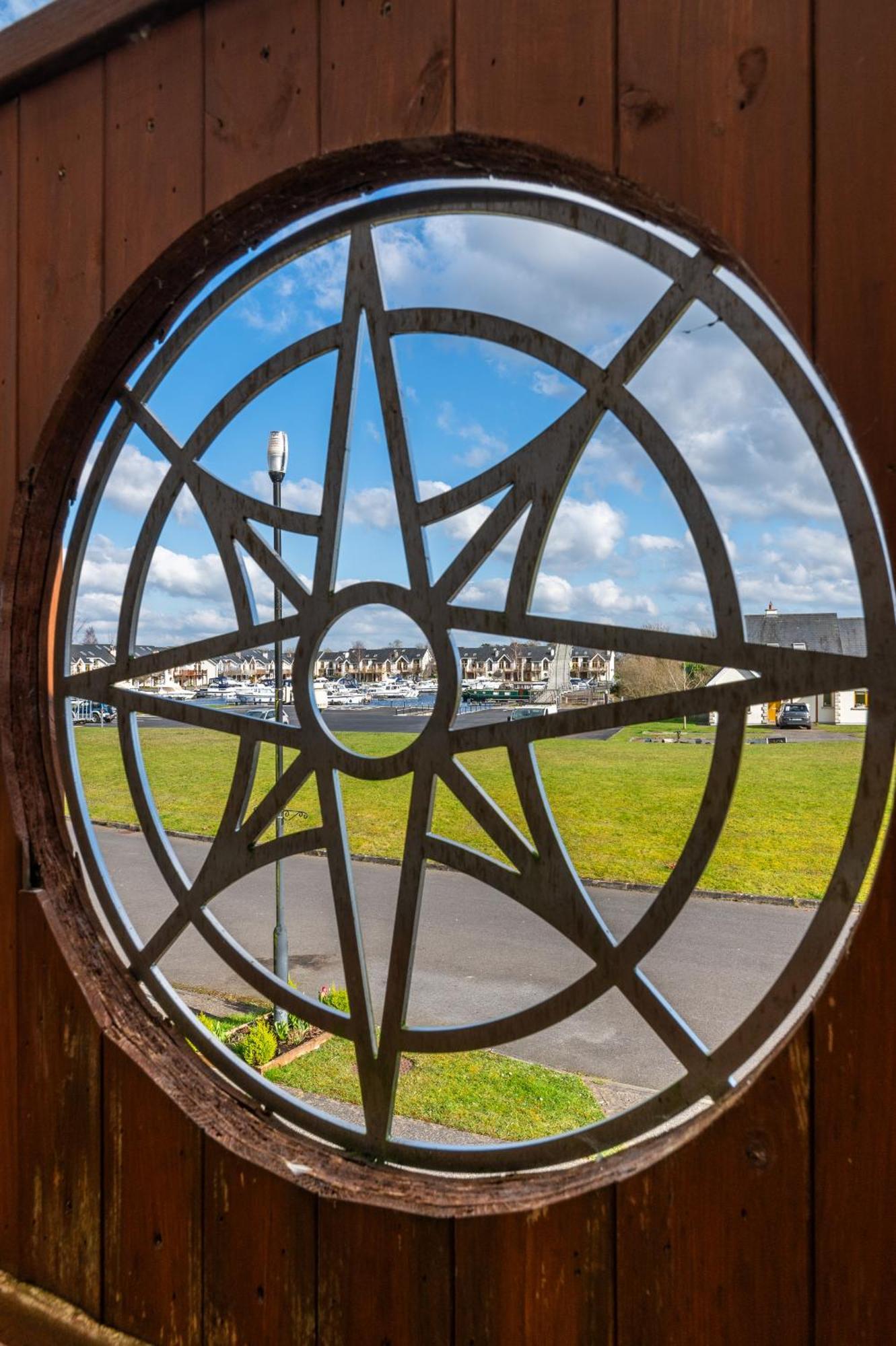 Shannonside - Stylish 5 Bed Marina Home & 40Ft Mooring Termonbarry Bagian luar foto