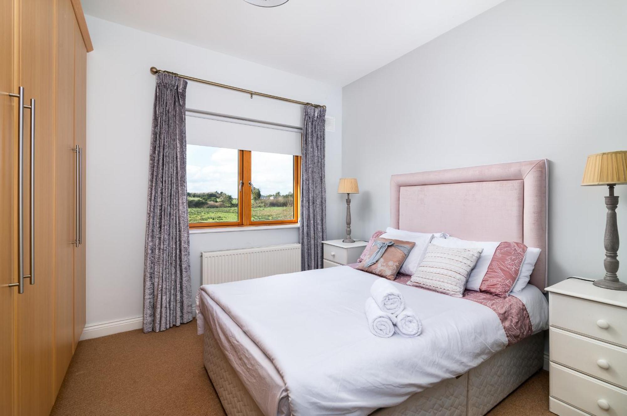 Shannonside - Stylish 5 Bed Marina Home & 40Ft Mooring Termonbarry Bagian luar foto