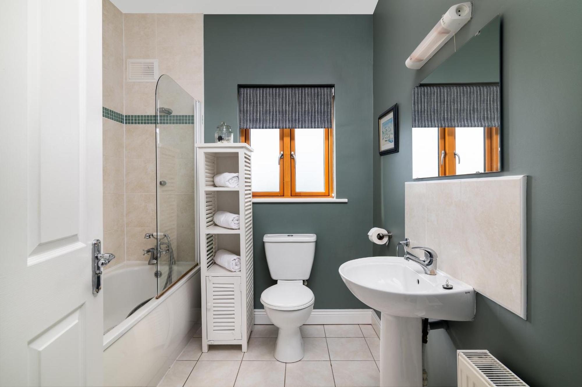 Shannonside - Stylish 5 Bed Marina Home & 40Ft Mooring Termonbarry Bagian luar foto